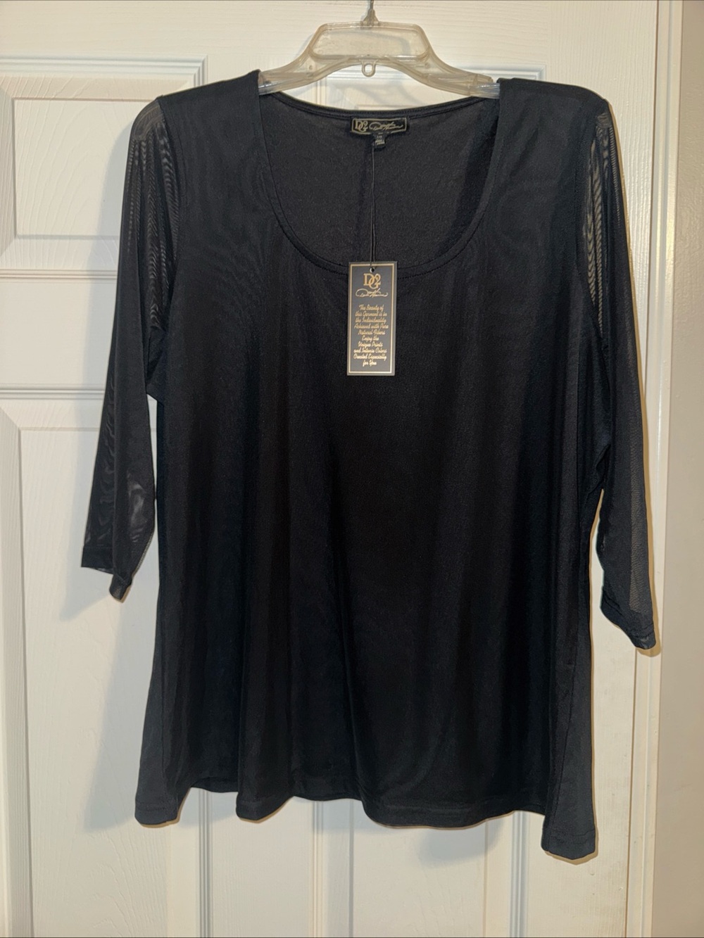 DC Women's Black Scoop Neck Long Sleeve Mesh Top